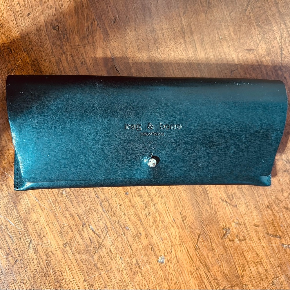 Rag & Bone New York Black Leather Eyeglass Case Velvet lining